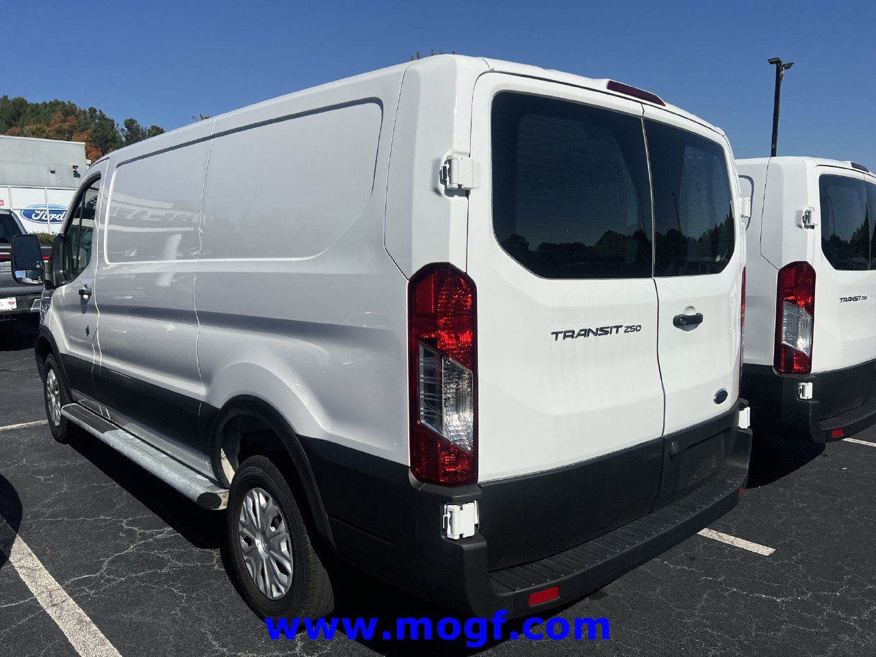 Used 2025 Ford Transit 250 Low Roof w/ Exterior Upgrade Package RWD image 2