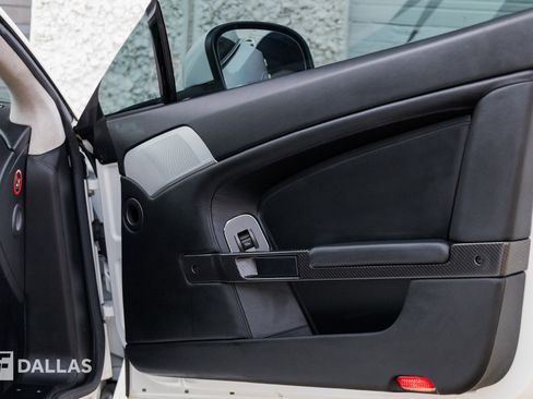 Used 2011 Aston Martin V12 Vantage Coupe image 35