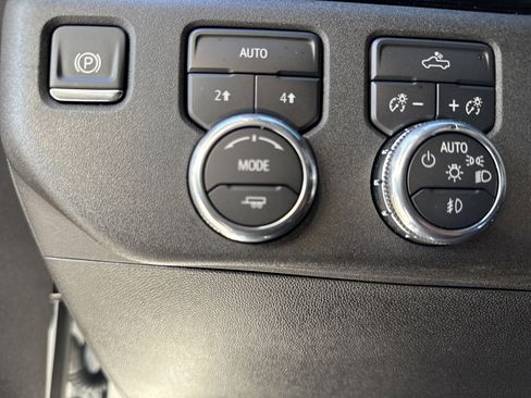 Used 2025 GMC Sierra 1500 Elevation AWD/4WD image 19