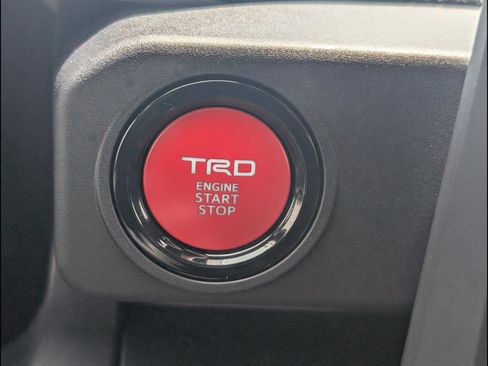 Used 2025 Toyota Tacoma TRD Sport AWD/4WD image 11
