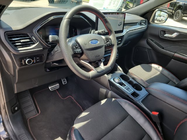Used 2023 Ford Escape ST-Line w/ Tech Pack #1 AWD/4WD image 19
