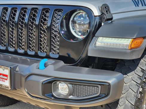 Used 2023 Jeep Wrangler Unlimited w/ Sun & Screen Package AWD/4WD image 10