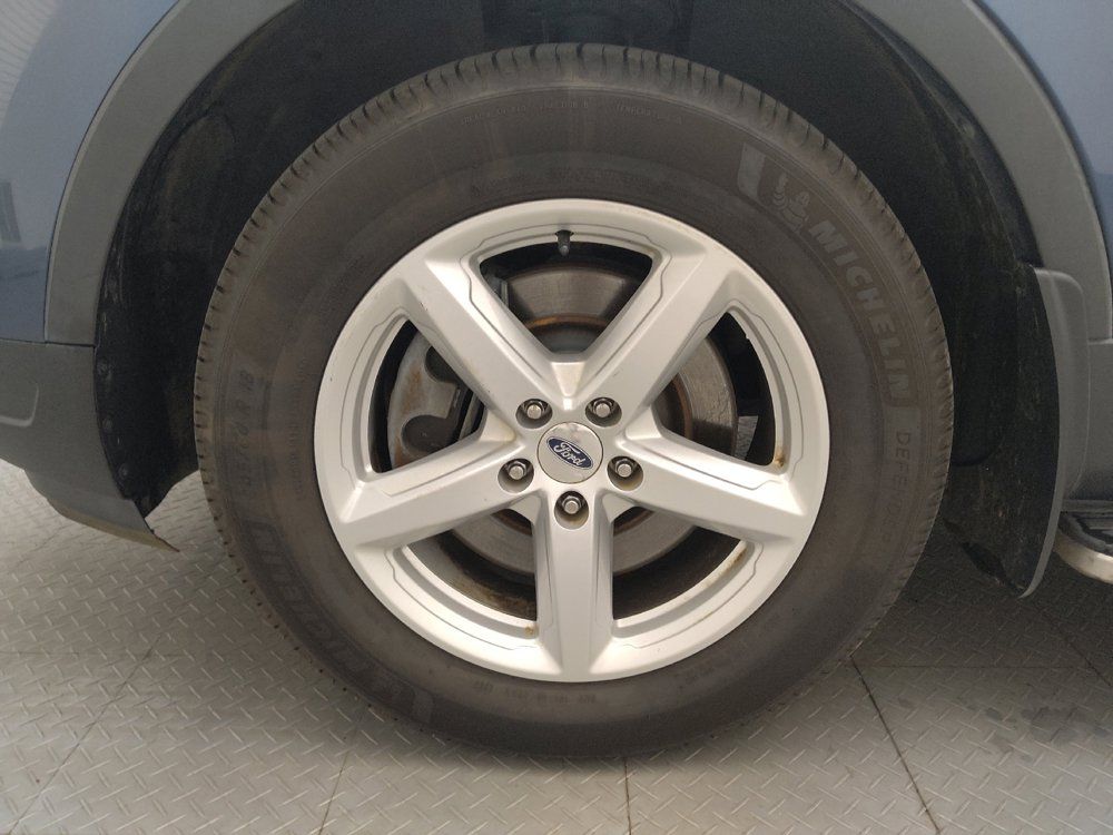 Used 2018 Ford Explorer XLT FWD image 31