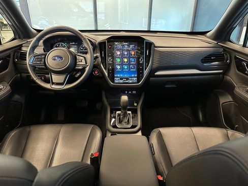 Used 2025 Subaru Forester Limited AWD/4WD image 9
