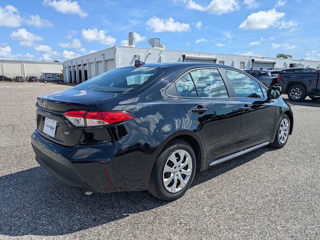 Used 2024 Toyota Corolla LE FWD image 3