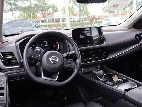Used 2023 Nissan Rogue Platinum w/ Platinum Premium Package FWD image 30