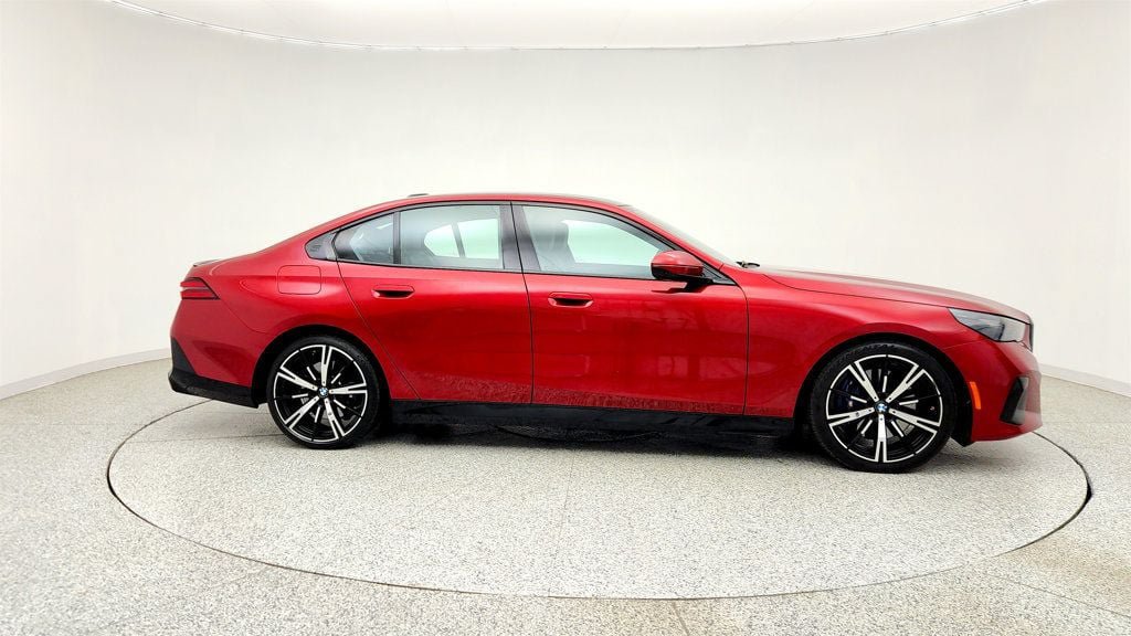 Used 2024 BMW 540i xDrive w/ Premium Package AWD/4WD image 4