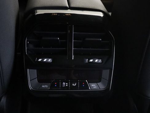 Used 2023 BMW iX xDrive50 AWD/4WD image 33