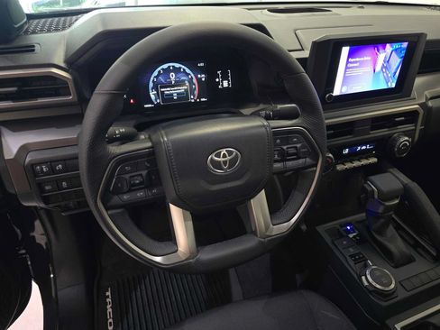 Certified 2025 Toyota Tacoma SR5 w/ SR5 Upgrade Package AWD/4WD image 2