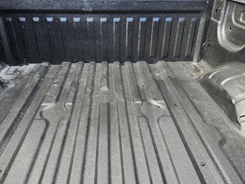 Used 2021 Nissan Titan SV w/ SV Convenience Package image 21