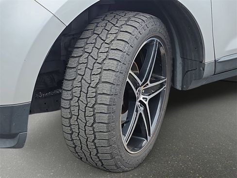 Used 2013 Ford Edge Limited image 34