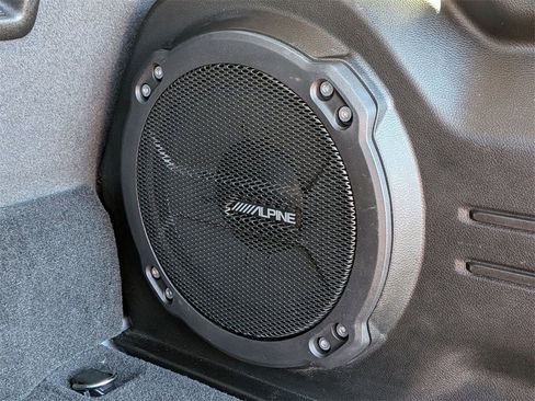 Used 2024 Jeep Wrangler Unlimited image 6