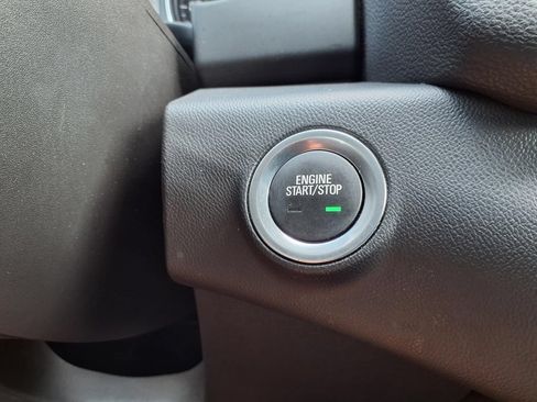 Used 2024 GMC Terrain SLT AWD/4WD image 18