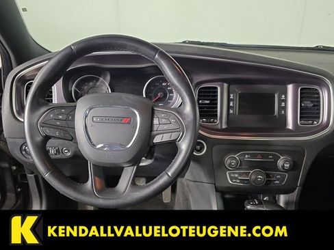Used 2015 Dodge Charger SE w/ Sport Appearance Group RWD image 9