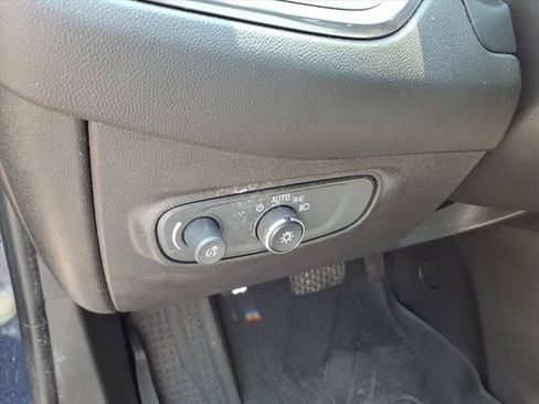 Used 2022 Chevrolet Equinox LS w/ LPO, Floor Liner Package FWD image 24