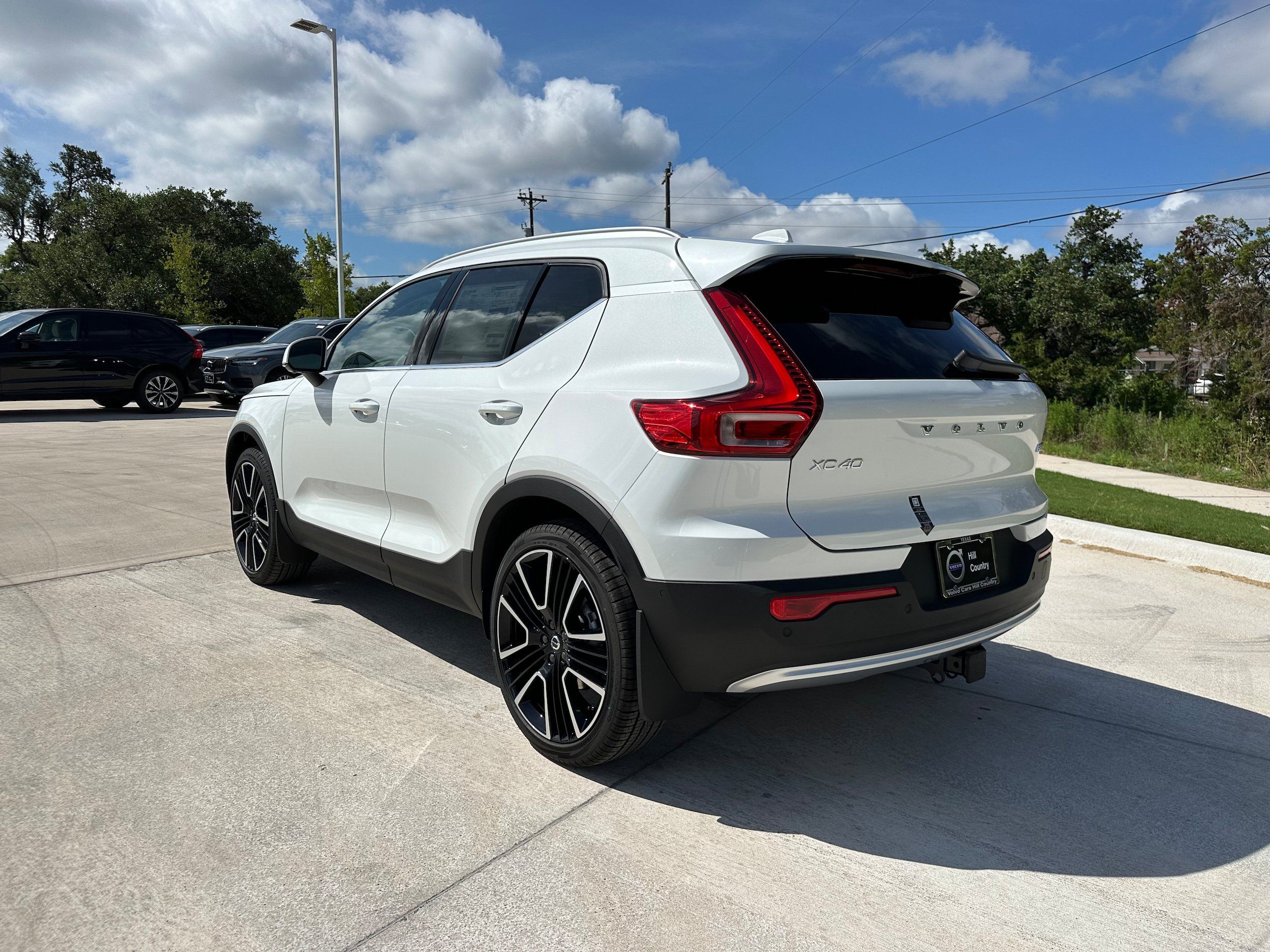 Used 2025 Volvo XC40 B5 Ultra w/ Protection Package Premier AWD/4WD image 4