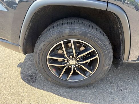 Used 2018 Jeep Grand Cherokee Trailhawk w/ Trailhawk Luxury Group AWD/4WD image 32