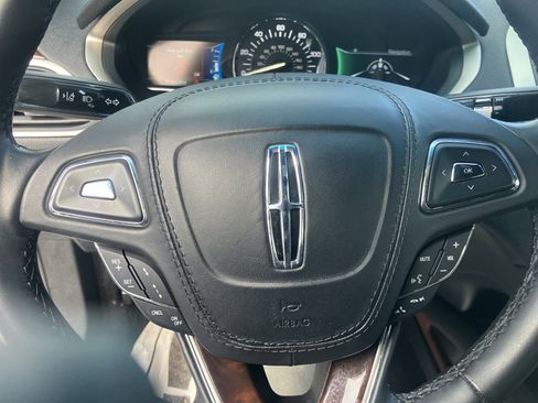 Used 2020 Lincoln MKZ Reserve image 26