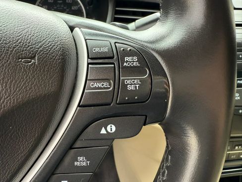 Used 2017 Acura ILX FWD image 30
