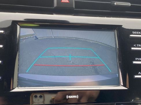 Used 2020 Toyota Camry SE image 24