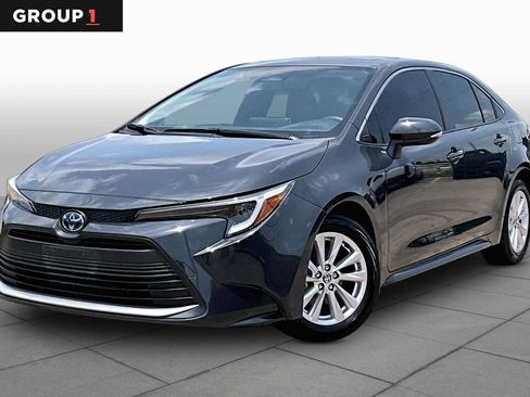 Used 2024 Toyota Corolla XLE FWD image 1