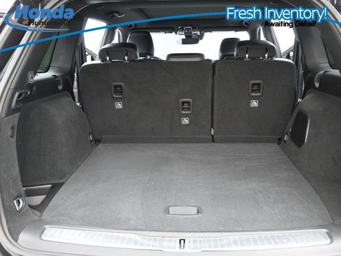 Used 2023 Jeep Grand Cherokee Overland AWD/4WD image 12