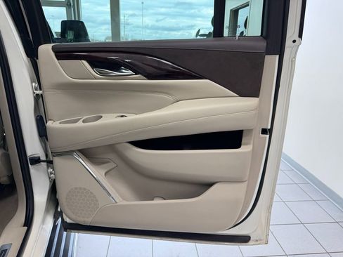 Used 2015 Cadillac Escalade ESV Premium AWD/4WD image 50