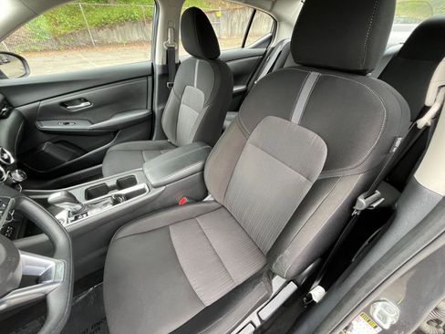 Used 2025 Nissan Sentra SV FWD image 36