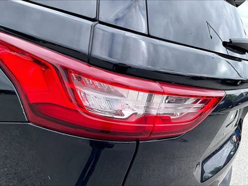 Used 2021 Chevrolet Traverse RS AWD/4WD image 32