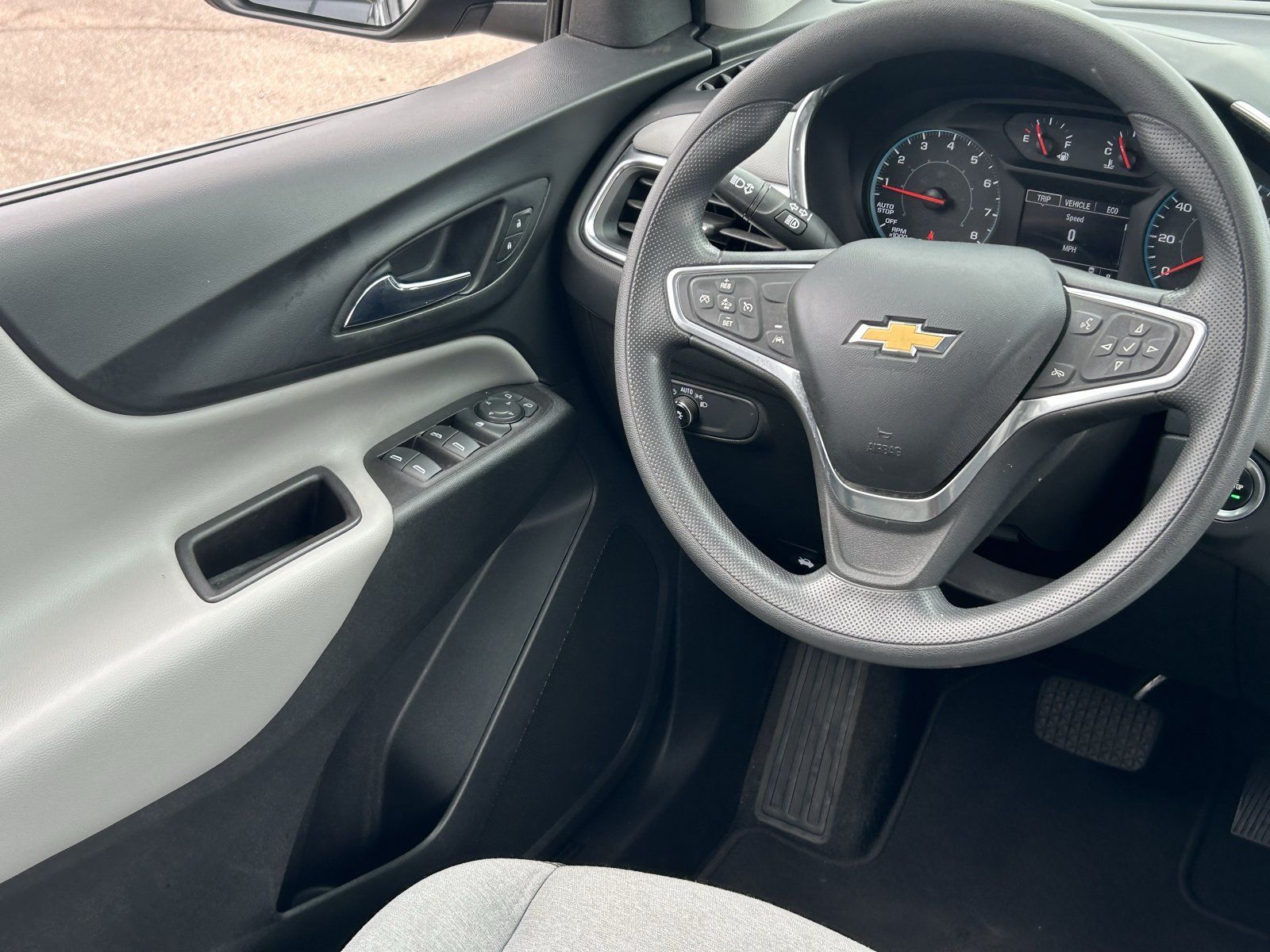 Used 2022 Chevrolet Equinox LS FWD image 17