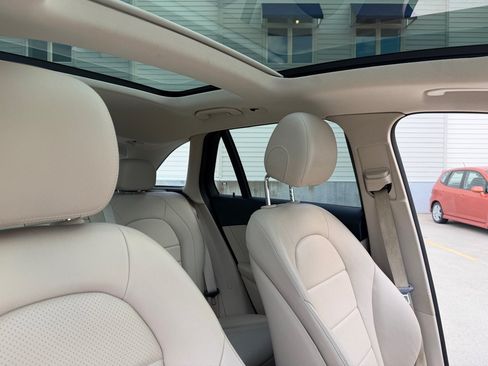 Used 2019 Mercedes-Benz GLC 300 4MATIC image 27