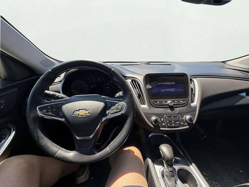 Used 2022 Chevrolet Malibu LT FWD image 15