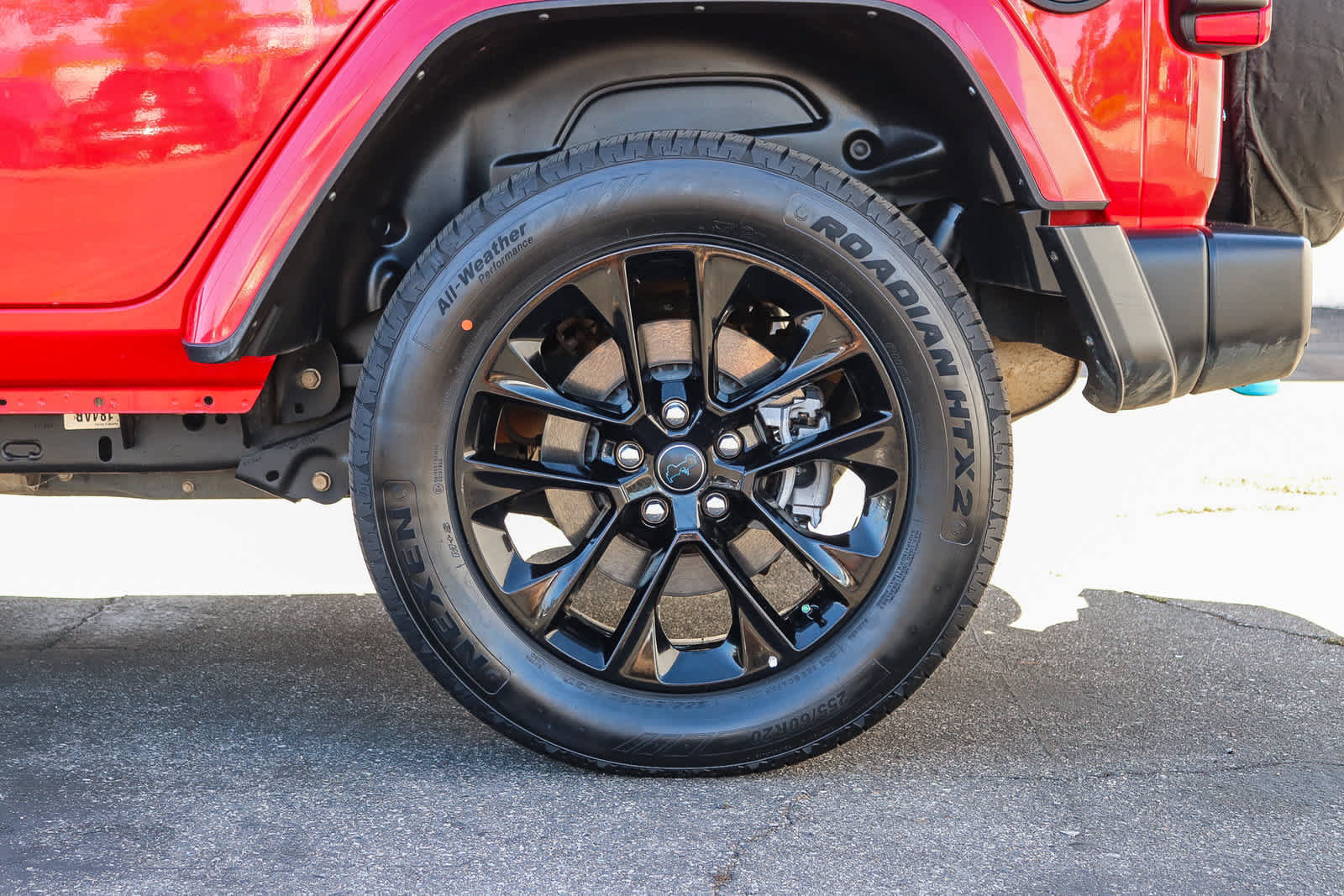 Used 2024 Jeep Wrangler Unlimited Sahara AWD/4WD image 11