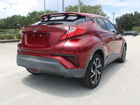 Used 2018 Toyota C-HR XLE FWD image 22