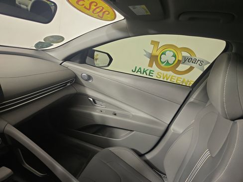 Used 2023 Hyundai Elantra SEL image 24