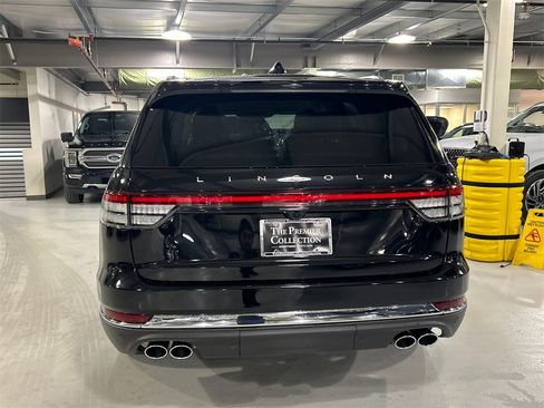Used 2026 Lincoln Aviator Reserve w/ Illumination Package image 3