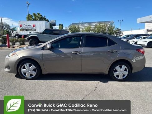 Used 2018 Toyota Corolla LE FWD image 3