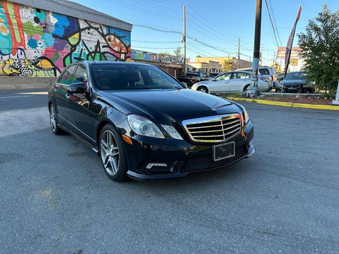 Used 2011 Mercedes-Benz E 350 4MATIC Sedan image 2