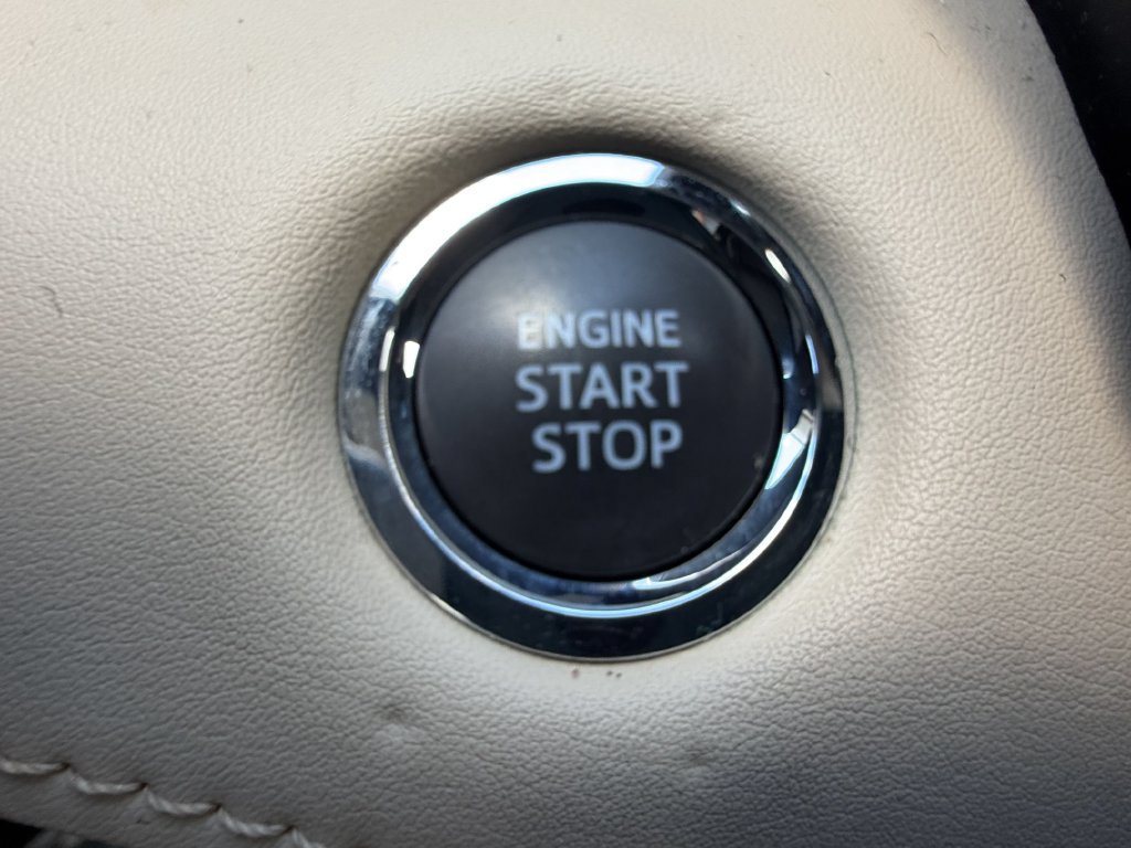 Used 2022 Toyota Highlander XLE FWD image 24
