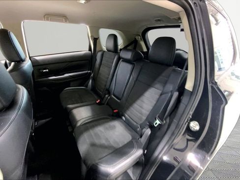 Used 2020 Mitsubishi Outlander SE FWD image 16
