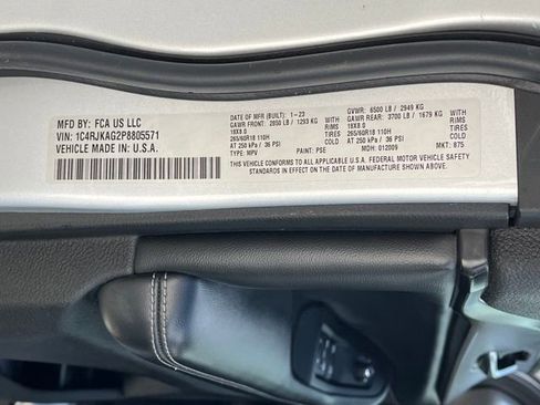 Used 2023 Jeep Grand Cherokee L Laredo image 25