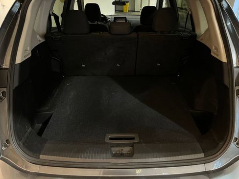 Used 2025 Nissan Rogue SV image 32