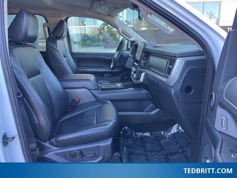 Used 2024 Ford Expedition XLT image 23