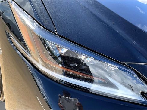 Used 2021 Lexus ES 300h Ultra Luxury w/ Accessory Package 2 FWD image 28