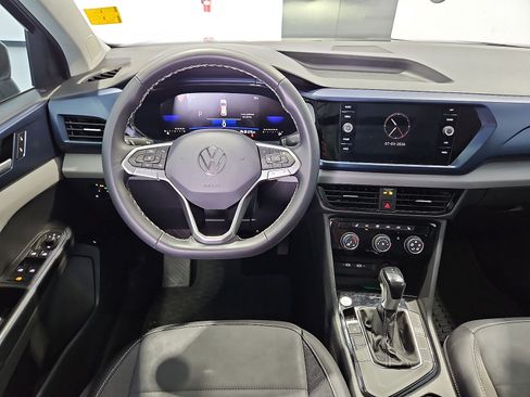Certified 2023 Volkswagen Taos SE w/ Panoramic Sunroof Package FWD image 14