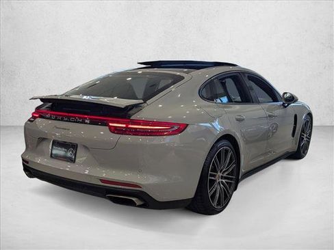Used 2017 Porsche Panamera image 5