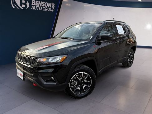 Used 2024 Jeep Compass Trailhawk image 1