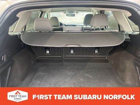 Used 2021 Subaru Outback Premium image 9