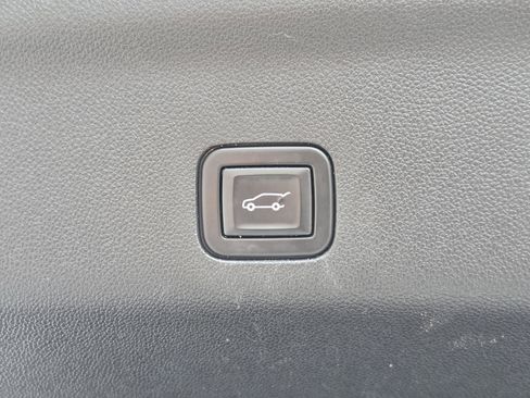 Used 2021 Chevrolet Tahoe Premier RWD image 14