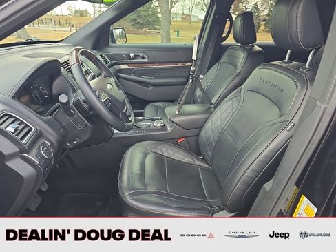 Used 2019 Ford Explorer Platinum image 10